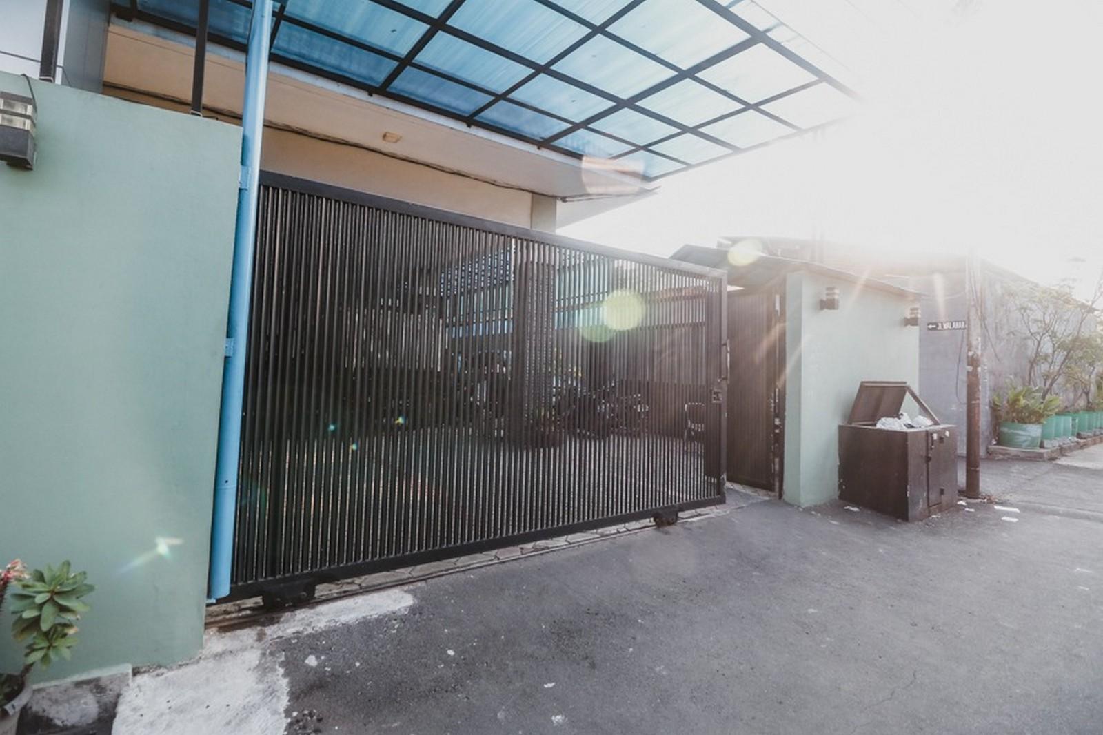 Reddoorz Plus Near Semanggi Jacarta Exterior foto