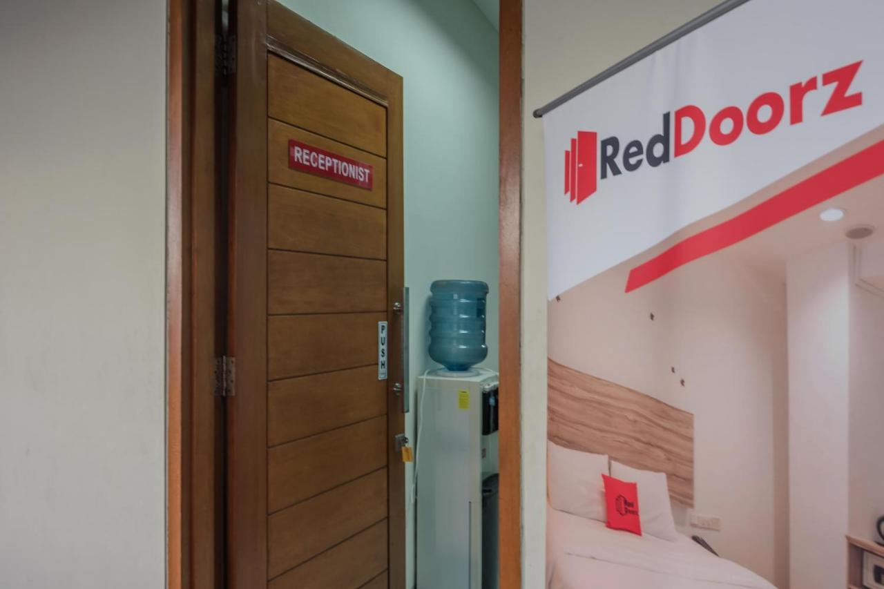 Reddoorz Plus Near Semanggi Jacarta Exterior foto